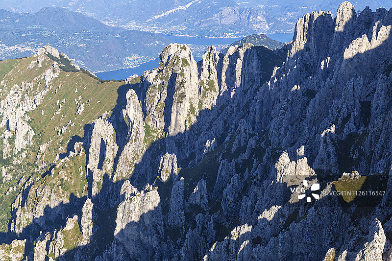 意大利科莫湖格里尼塔的鸟瞰图图片素材