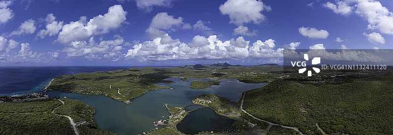 鸟瞰库拉索的加勒比海全景图片素材