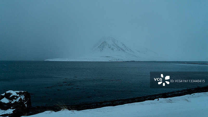 冰岛Seljafjordur的朦胧景色图片素材