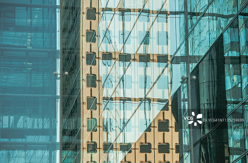拉德芳斯，法国巴黎金融区办公商务大厦图片素材