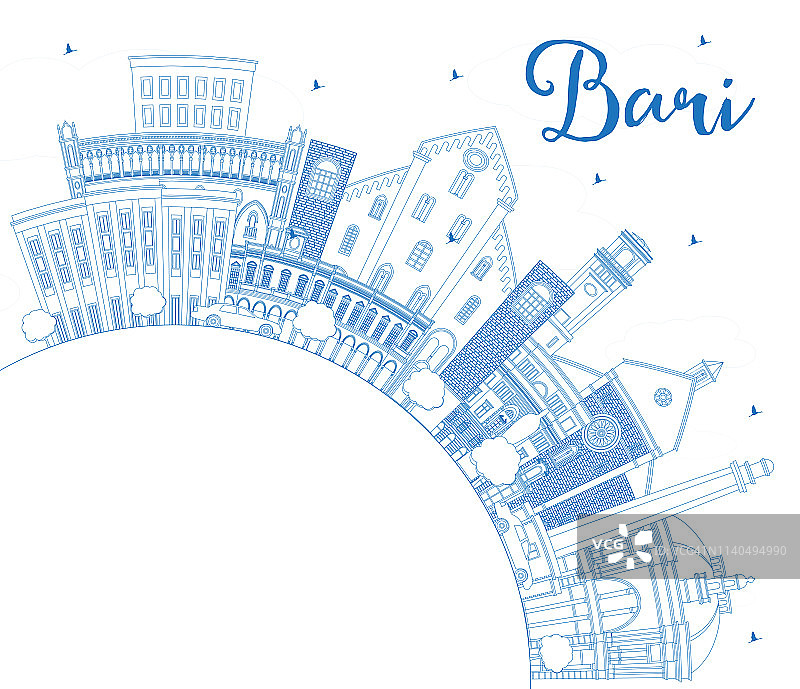 用蓝色建筑和复制空间勾勒出意大利巴里城的天际线。图片素材
