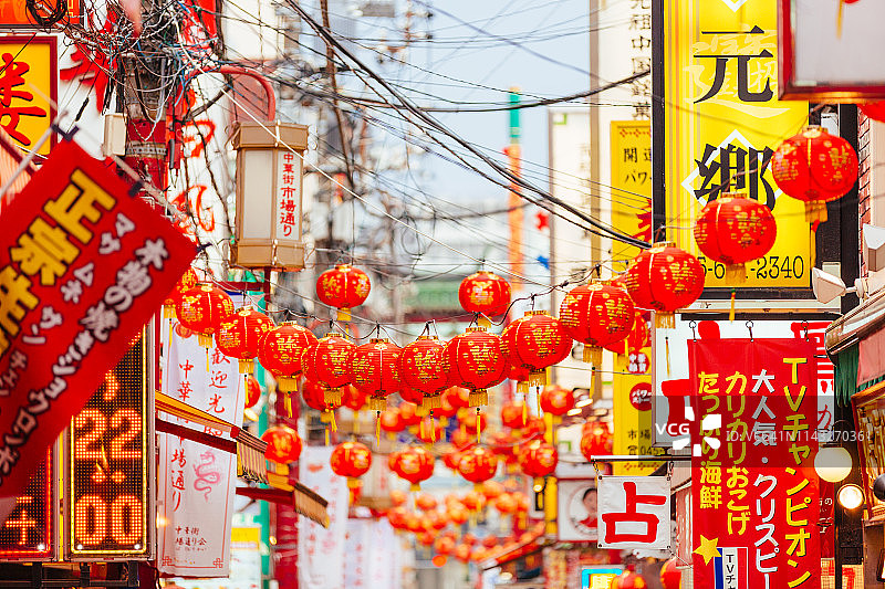日本横滨唐人街的中国灯笼图片素材