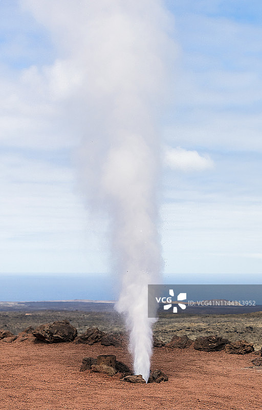 兰萨罗特(加那利群岛)提曼法亚国家公园的火山间歇泉图片素材