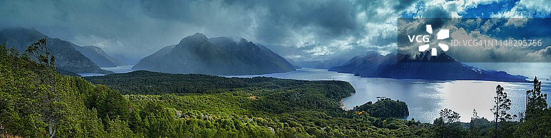 从Cerro lao lao全景点，靠近Bariloche，阿根廷纳乌埃尔瓦皮湖全景图片素材