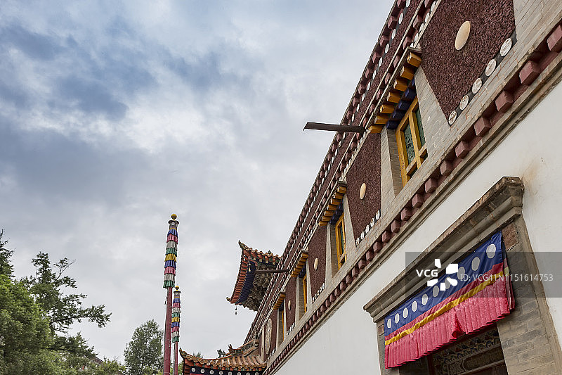 中国青海西宁藏传佛教寺院塔尔寺建筑的一部分图片素材