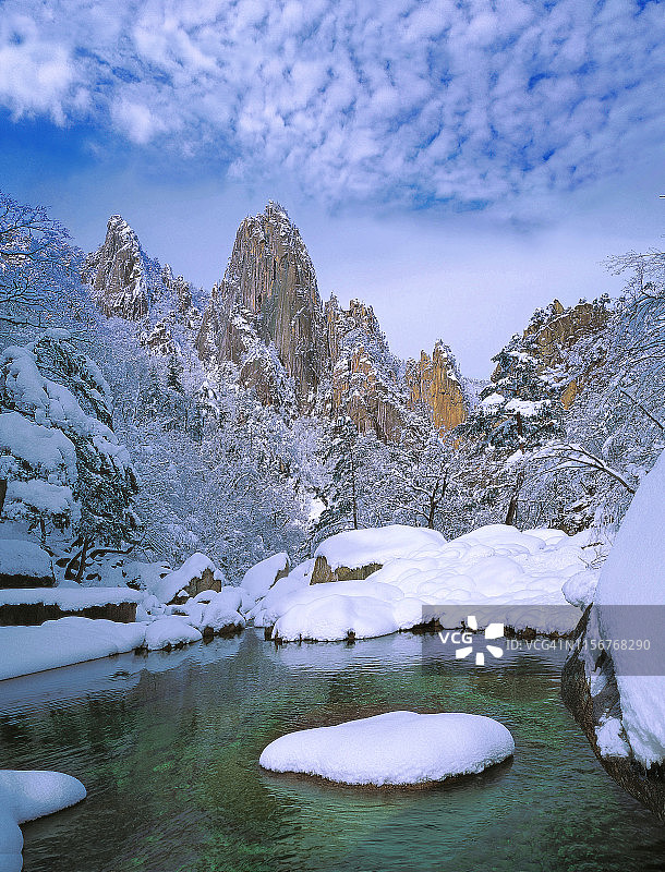 韩国江陵的雪拉山的雪景图片素材