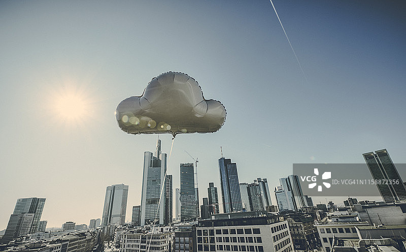 德国法兰克福，云气球前金融区图片素材