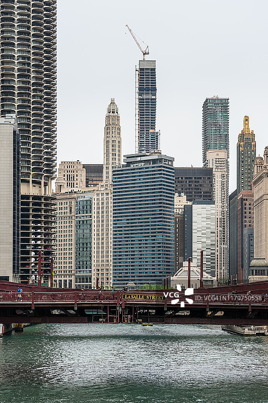 芝加哥河与天际线图片素材