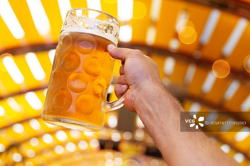 德国慕尼黑啤酒节上的啤酒图片素材