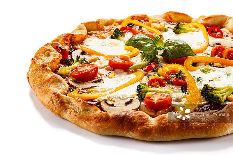 玛格丽塔披萨，火腿和胡椒，白色背景图片素材