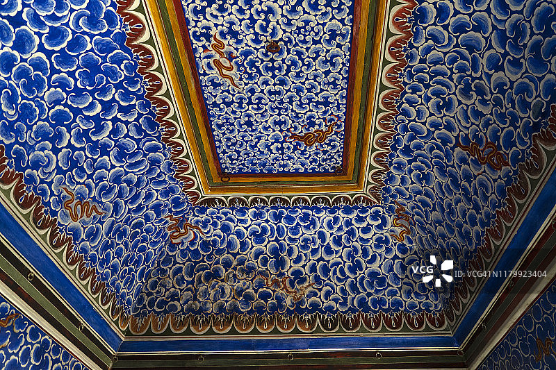 印度拉贾斯坦邦比卡内尔朱纳加尔堡的莫卧儿建筑的美丽细节和绘画图片素材