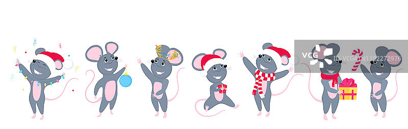 一组老鼠。小老鼠。老鼠用圣诞球庆祝新年，戴着圣诞帽，围着围巾，带着礼物图片素材