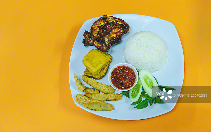 印尼街头小吃烤鸡图片素材