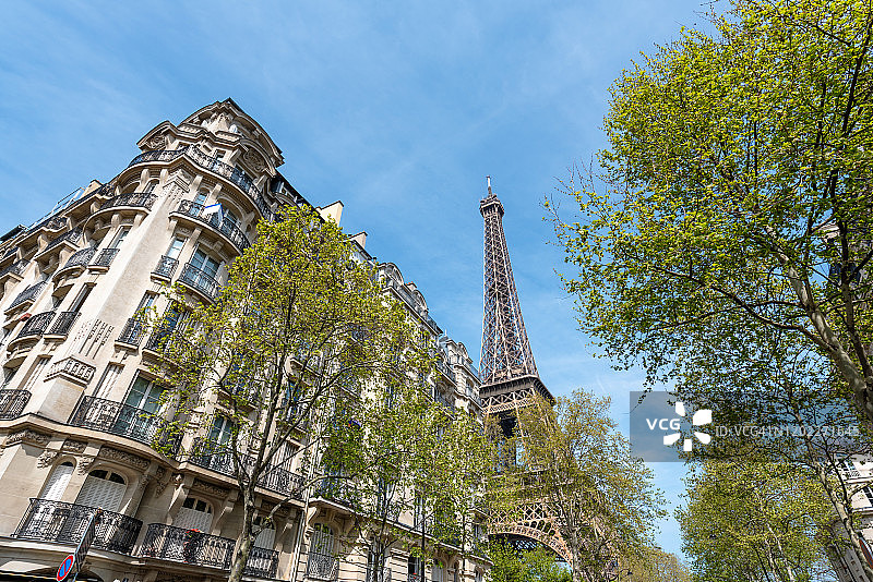 巴黎的建筑和埃菲尔铁塔图片素材