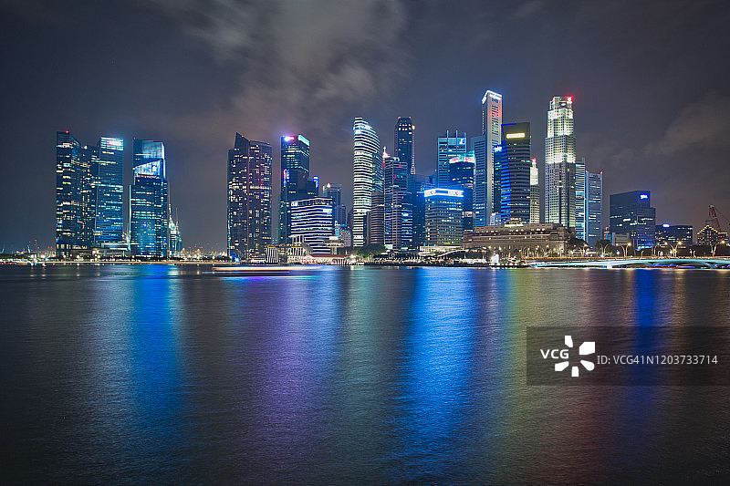 滨海湾和新加坡城市的夜景，新加坡图片素材