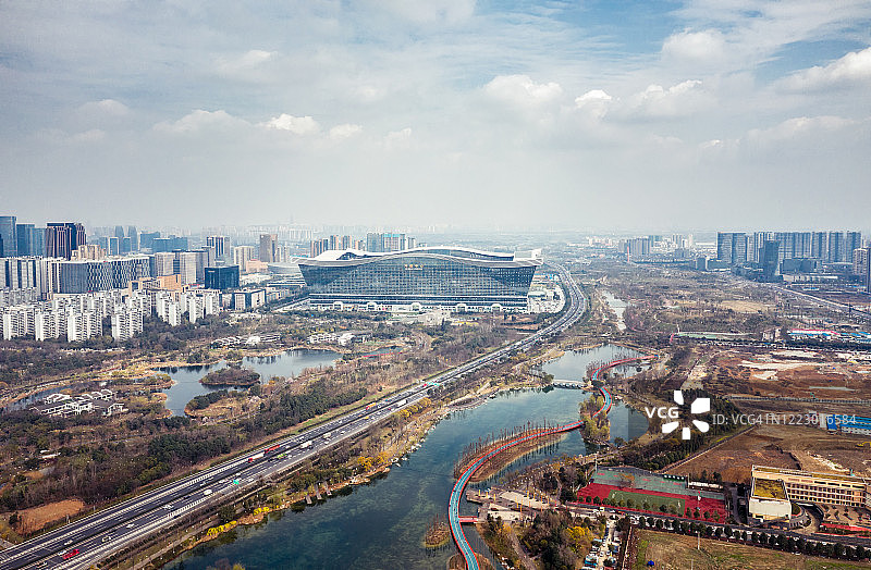 中国成都的城市景观和全球中心图片素材