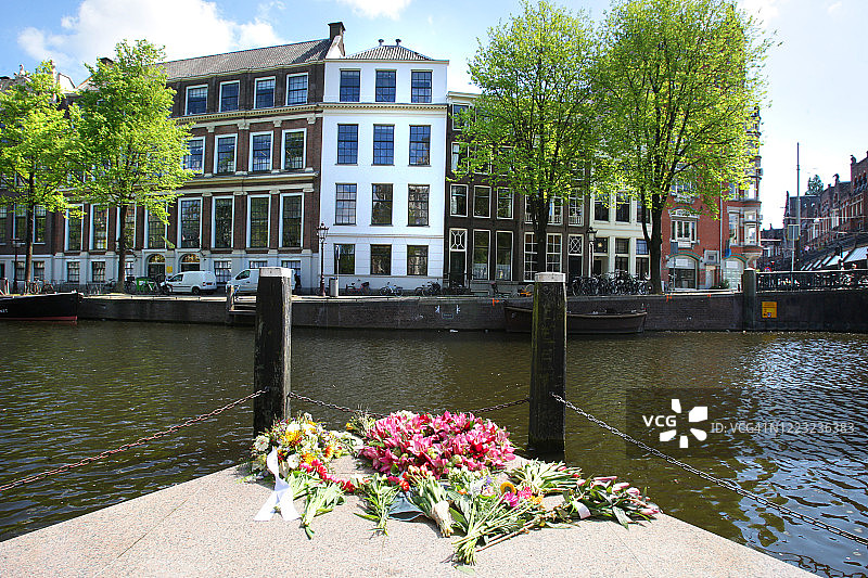 荷兰纪念新冠肺炎疫情中的战争受害者图片素材