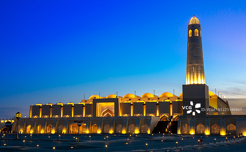 阿訇阿卜杜勒瓦哈卜清真寺:卡塔尔国家大清真寺。美丽的清真寺遍布世界各地图片素材