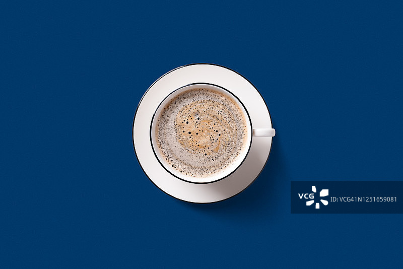 美式咖啡，克丽玛加蓝色图片素材