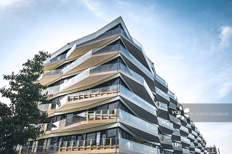 柏林新住宅建筑的未来主义阳台图片素材