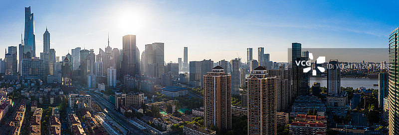 鸟瞰上海浦东金融区，中国。图片素材