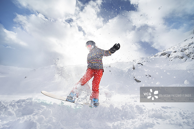寒假在滑雪场图片素材