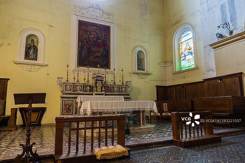 Isernia,莫利塞。圣基娅拉教堂。视图。图片素材