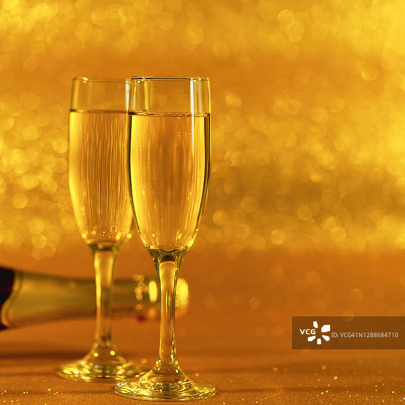 新年前夕的庆祝背景是香槟图片素材