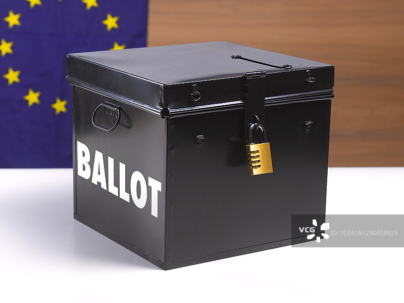 带有欧盟旗帜的投票箱图片素材