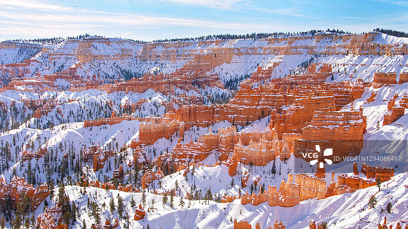美丽的冬季景观在布莱斯峡谷，犹他州，美国图片素材