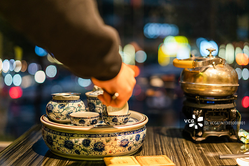 广州的饮食文化元素和夜景背景图片素材