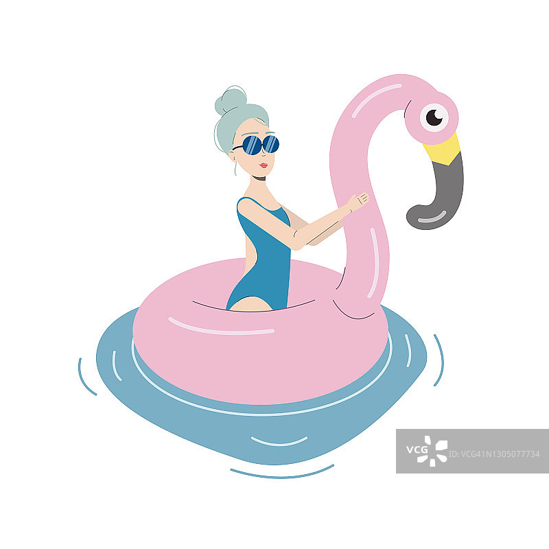 穿着泳装和太阳眼镜的现代年轻女孩与粉红色的充气火烈鸟游泳。图片素材