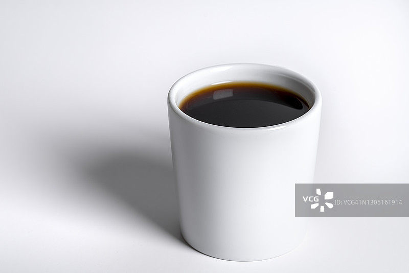 空咖啡杯或咖啡杯孤立在白色背景上图片素材