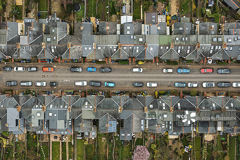 无人机俯瞰维多利亚式房屋的街道图片素材