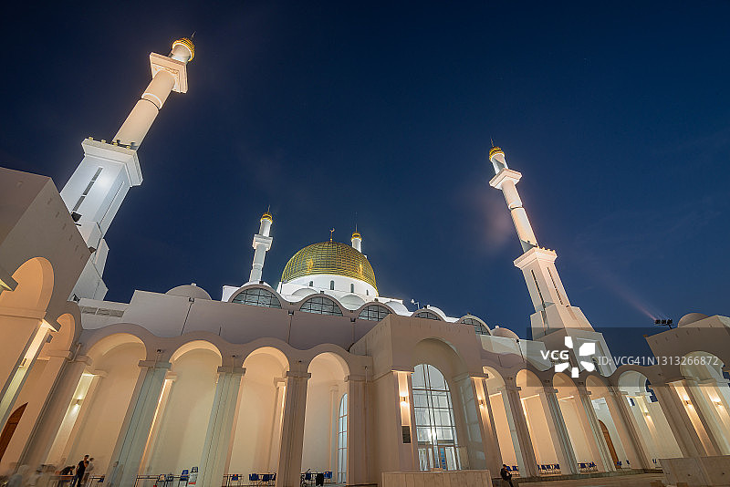 哈萨克斯坦阿斯塔纳努尔阿斯塔纳清真寺图片素材
