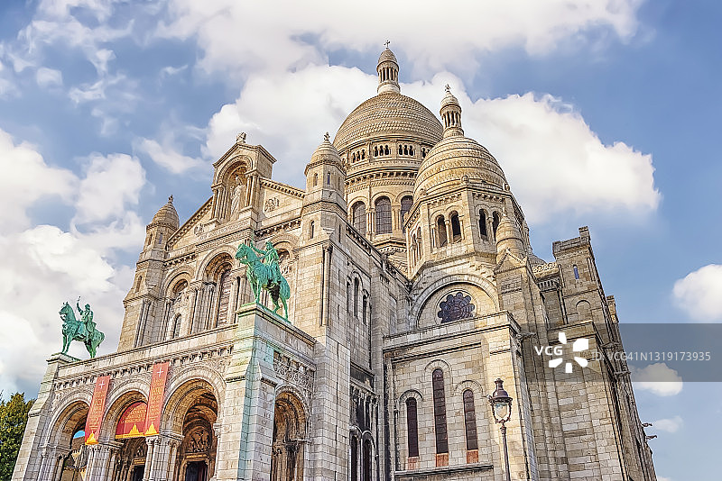 巴黎蒙马特的圣杯大教堂图片素材