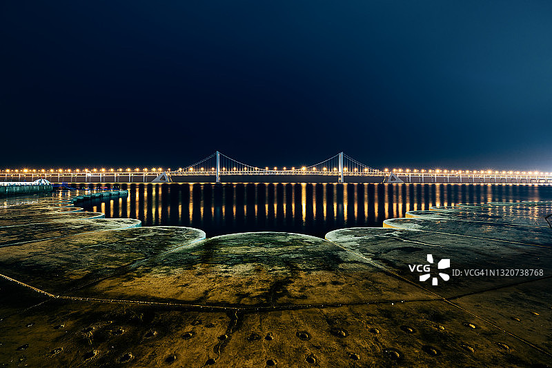 夜海大桥图片素材
