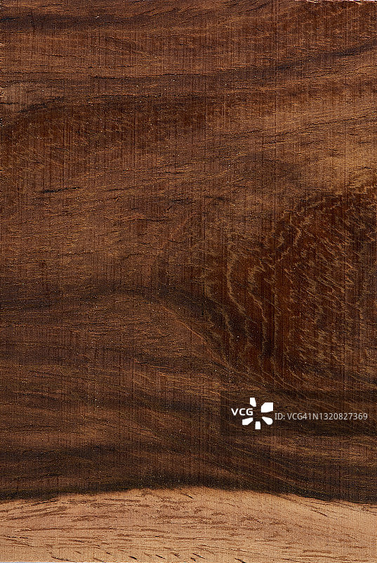 角落的木纹优美自然抽象背景。空白设计和棕色木纹。图片素材
