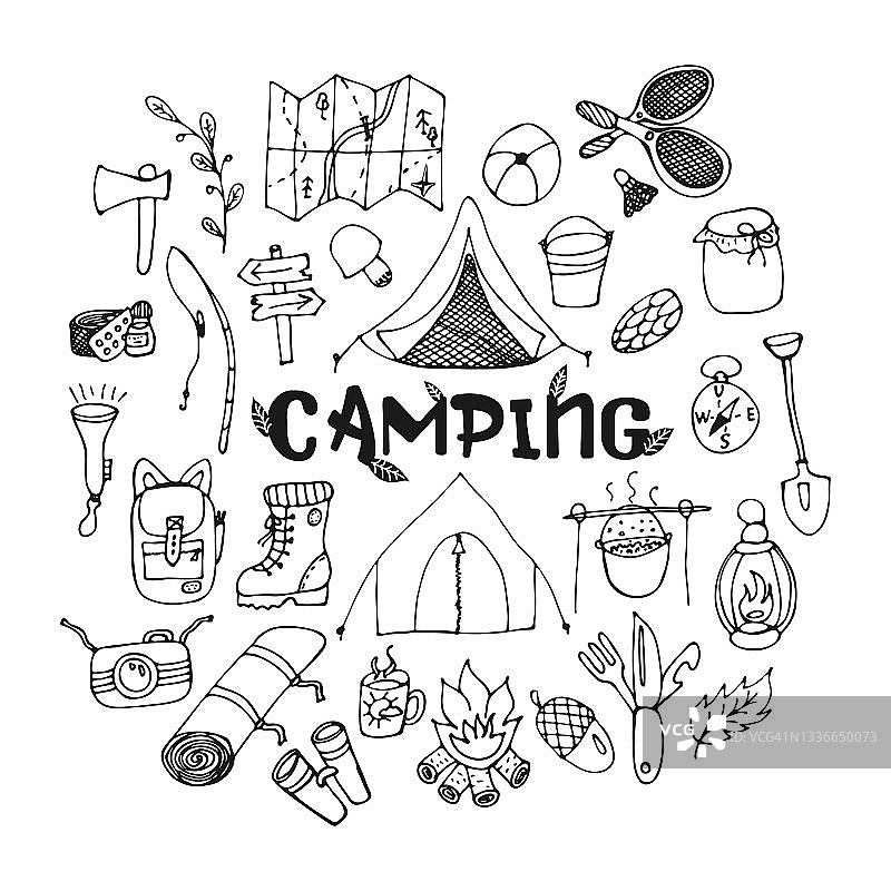 以旅游和露营为主题的一套手绘涂鸦。露营的轮廓。为远足作海报及广告。线性向量插图。图片素材