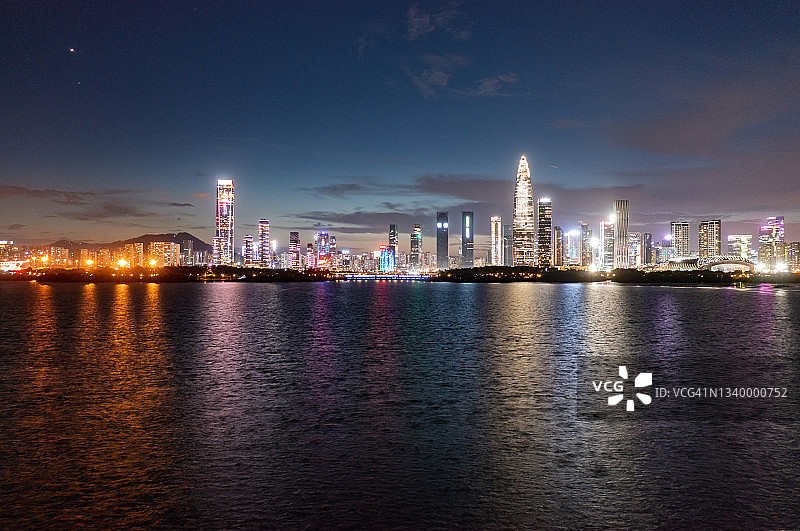深圳城市天际线夜景图片素材