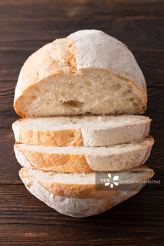 新鲜面包，全谷物，单一对象图片素材