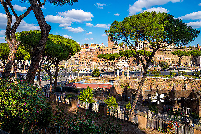 宏伟的罗马广场从坎皮多里奥在永恒之城的中心看到图片素材