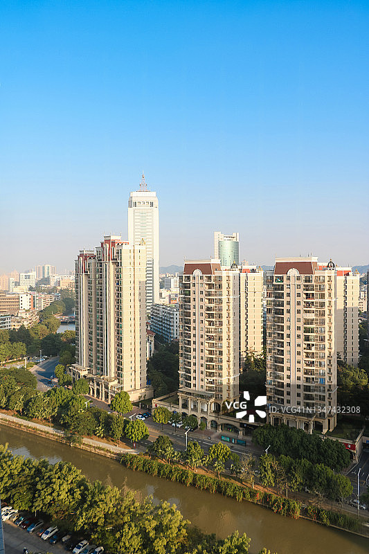 江门市蓬江小区中午高架景观。图片素材