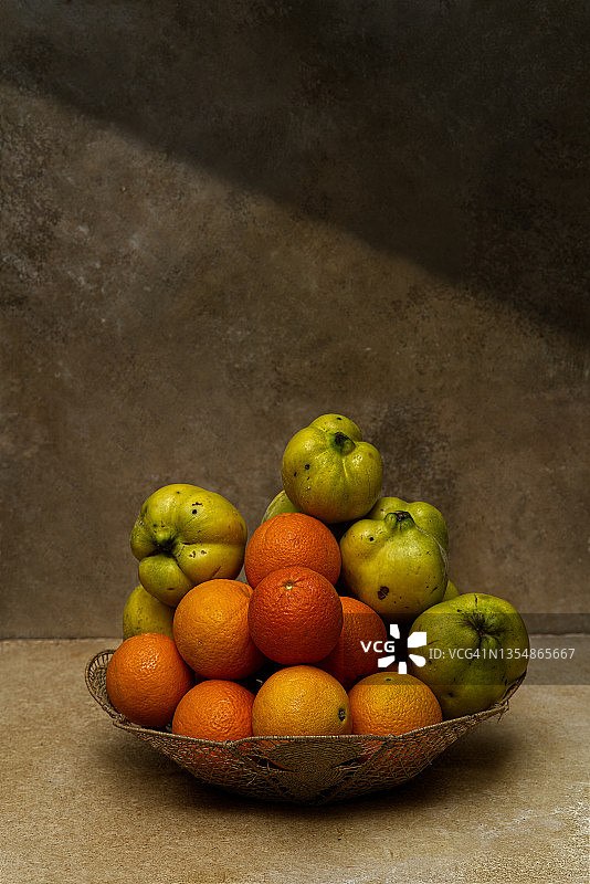 静物-橙子和榅桲图片素材