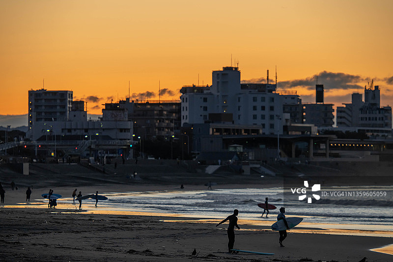日本神奈川的清晨海滩图片素材