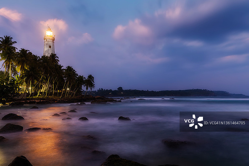 斯里兰卡，黄昏时分的东德拉角灯塔图片素材