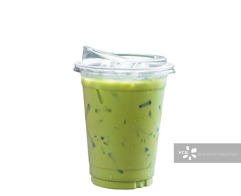 冰抹茶拿铁或绿奶茶在塑料玻璃孤立的白色背景图片素材