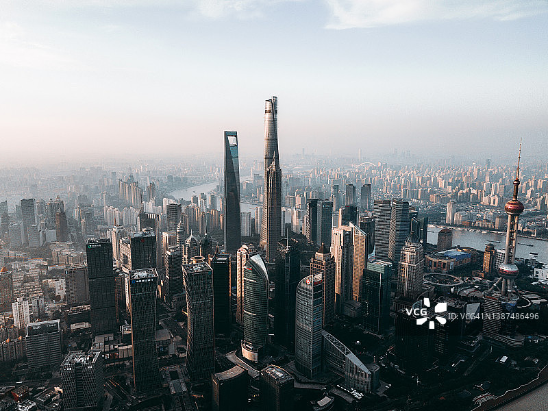 日出上海天际线图片素材