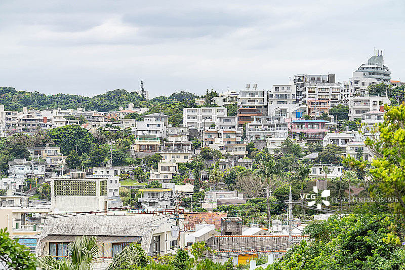 日本那霸山上的住宅区图片素材