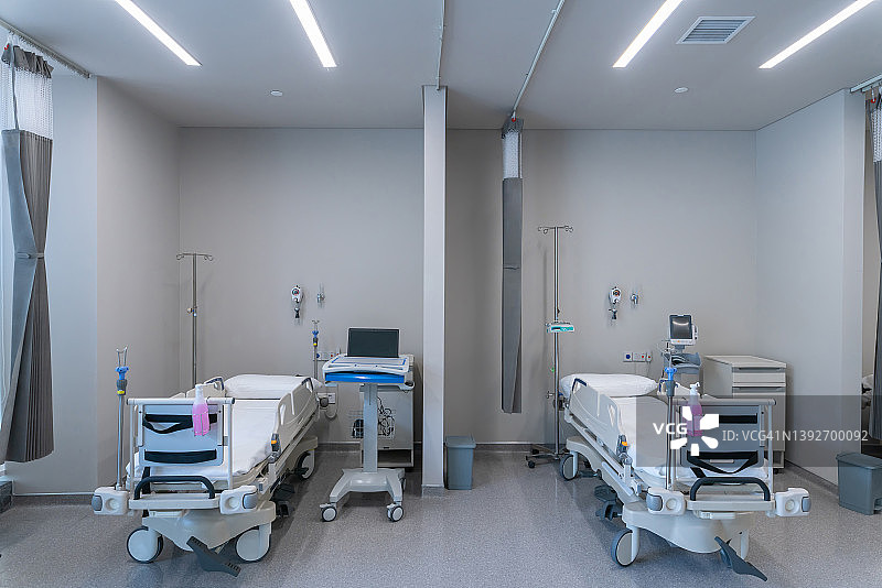 多功能ICU病床及医疗设备。图片素材